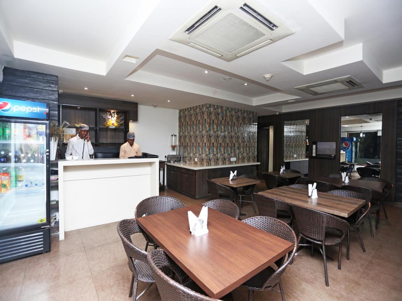 Capital O 10212 Hotel West Willows Xanadu Kolkata Exterior photo
