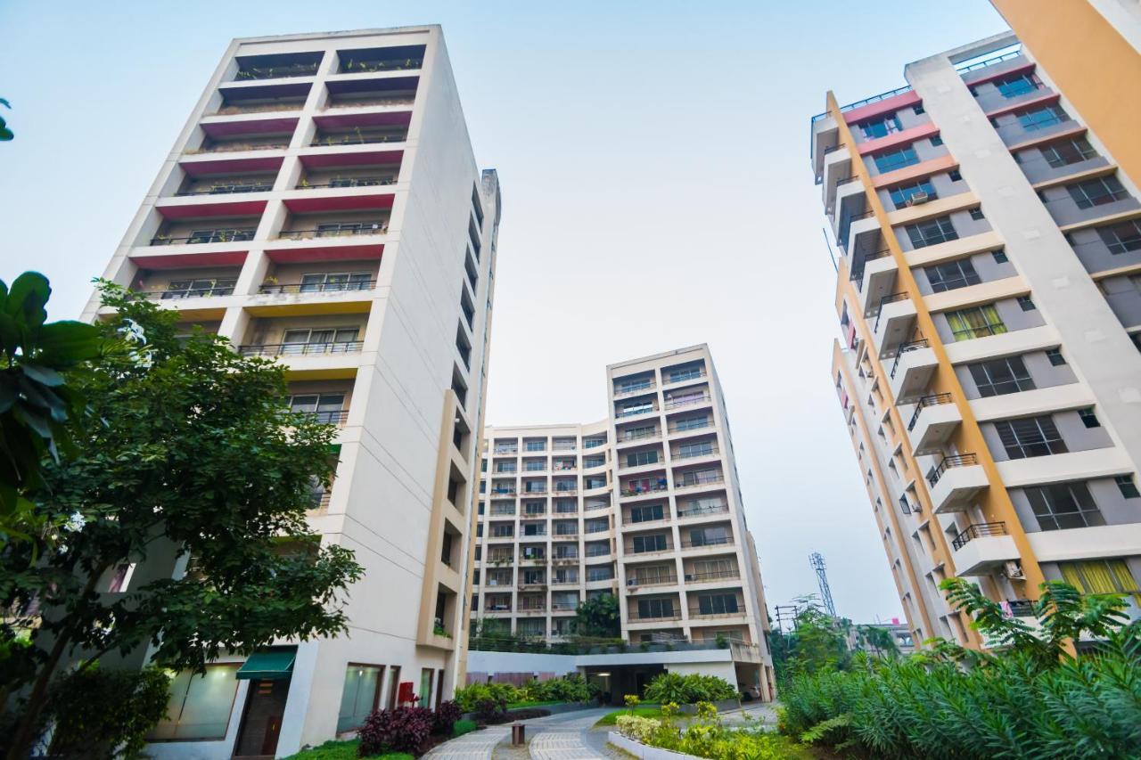 Capital O 10212 Hotel West Willows Xanadu Kolkata Exterior photo
