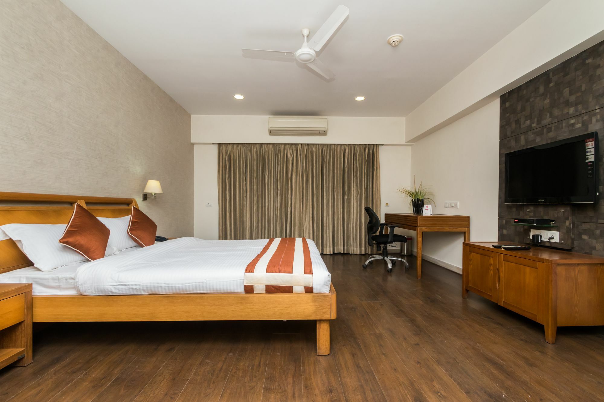Capital O 10212 Hotel West Willows Xanadu Kolkata Exterior photo